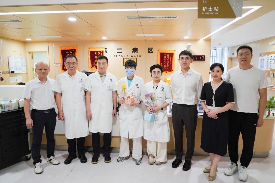 致敬“医”线微光·凝聚前行力量丨我院开展医师节暖心慰问活动 640 Ce89ef5f