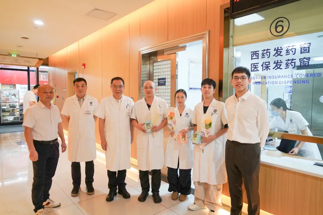 致敬“医”线微光·凝聚前行力量丨我院开展医师节暖心慰问活动 640 Dc0b0b8d